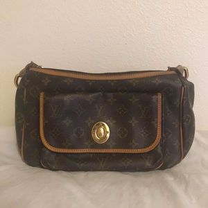 Women's Louis Vuitton Tikal GM Shoulder Bags